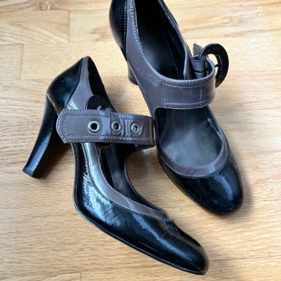 JoanDavid Buckle pumps - Womens Size 8 in Black/light brown - Picture 2 of 2